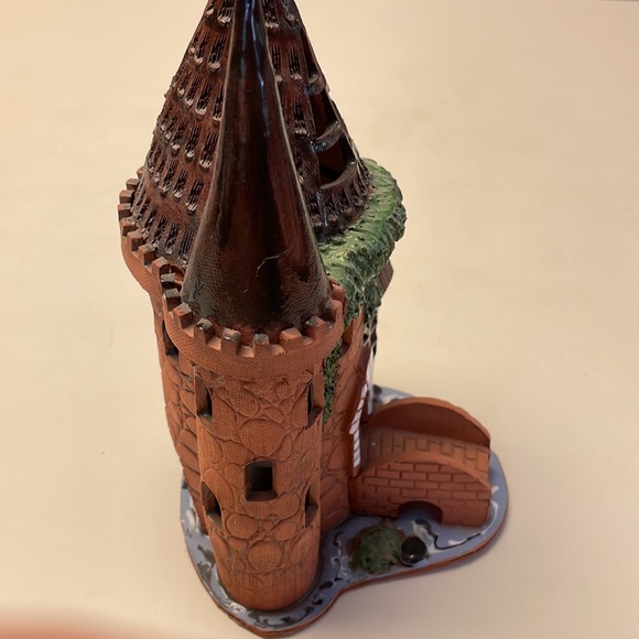 Ceramic castle and a candle holder from Estonia. - Picture 7 of 7
